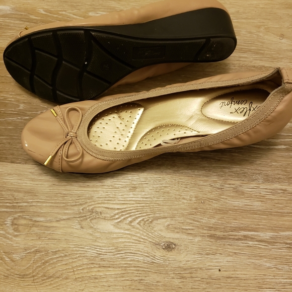 Two pair casual shoes - Picture 2 of 3